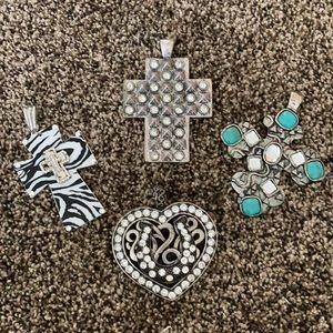 Interchangeable necklace pendants